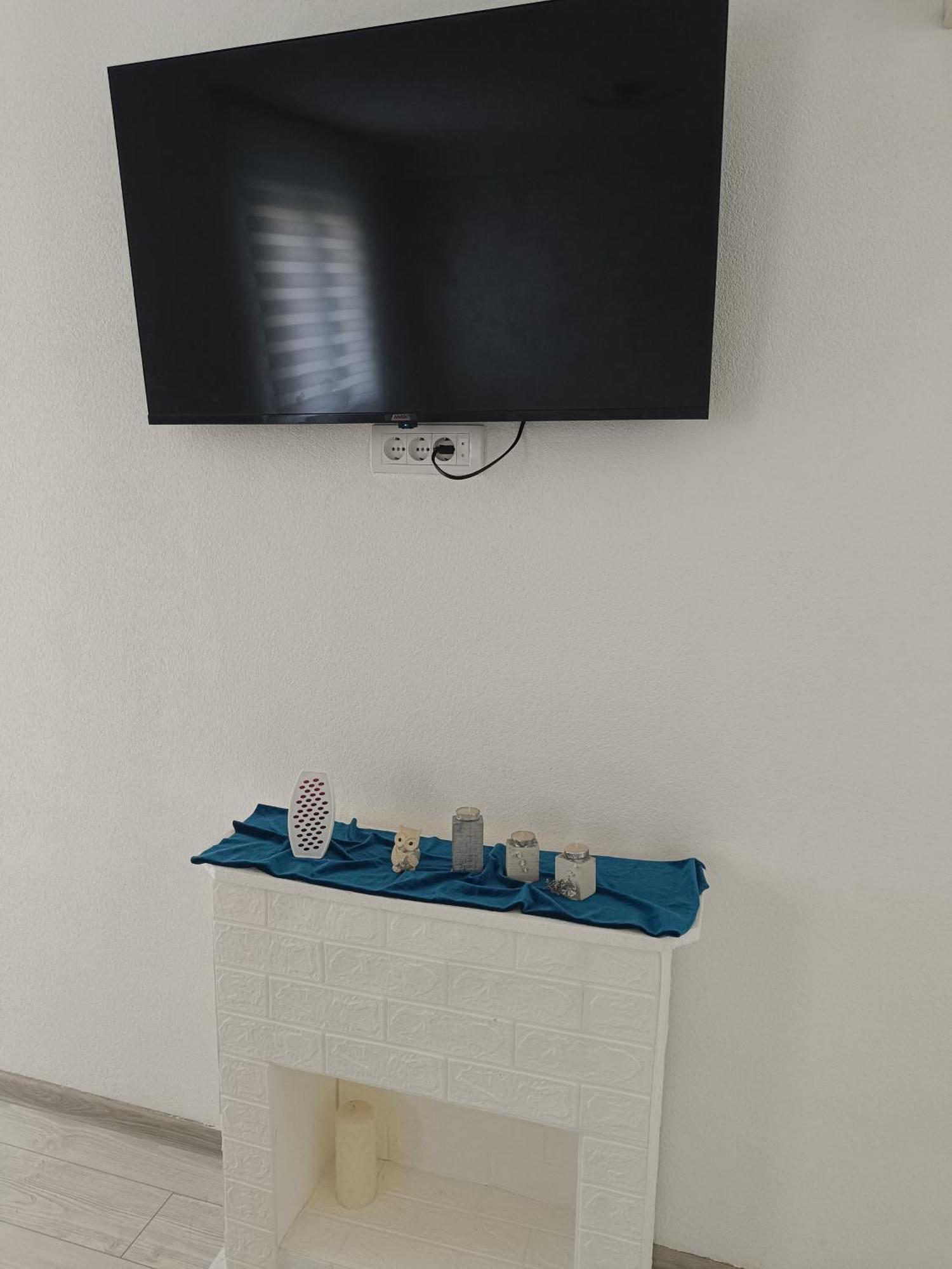 Matija Airport Apartment Mitrovici  Bagian luar foto